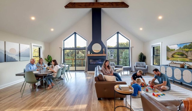 Nordic Lakehaus Near Camelback: HotTub+Theater