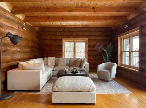 Nordic Log Retreat - Chalet on the River