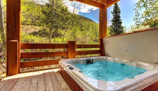 Nordic Retreat 5 Bedrooms PAC-2410 by KBM