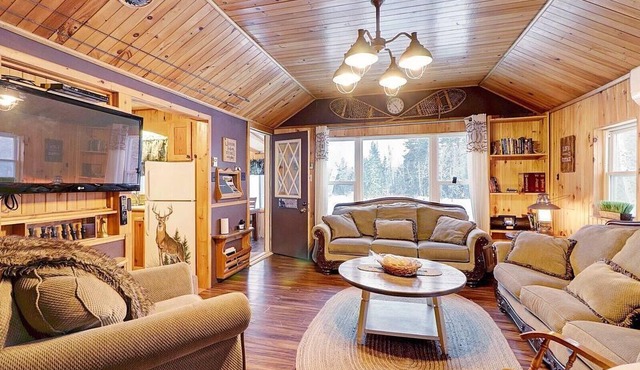 Nordic Spa, Woodstove, Waterfront, Cabin 1