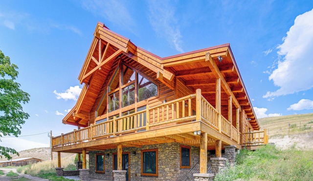 Nordic Style Lodge w/Deck on 80 Acres in Arlee