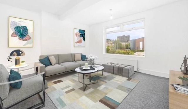 Norfolk House- 3 bedroomed stylist house perfect for families, travellers and contractors.