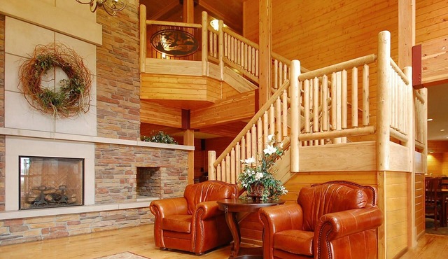 Norfolk Lodge & Suites, an Ascend Collection Hotel
