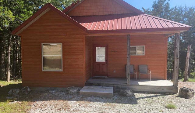 Norfork Lake Cabin, 1 minute from Jordan Recreation Area and Jordan Marina