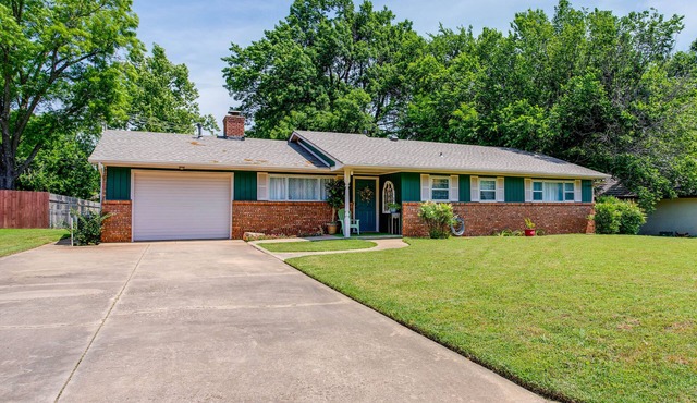Norman Home w/Yard, Walk to Park & OU Campus!