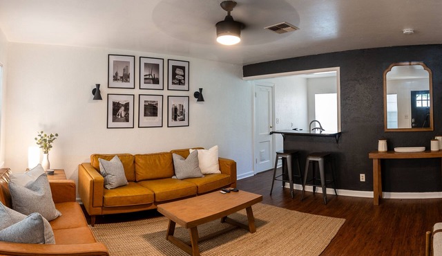 Norman OU Football Getaway - Comfortable, Convenient, Quiet - Newly Updated!