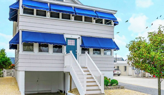 Normandy Beach Getaway! Spacious 2-Family Home. Perfect for Families & Friends