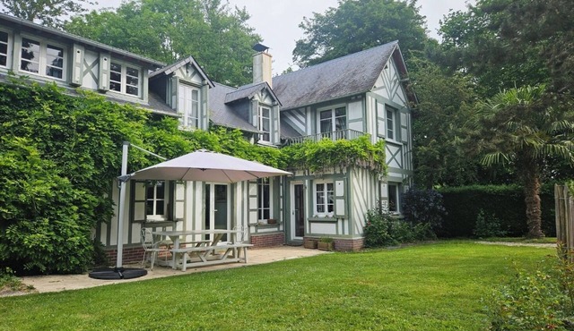 Normandy house near Deauville ideal for friends and family with swimming pool