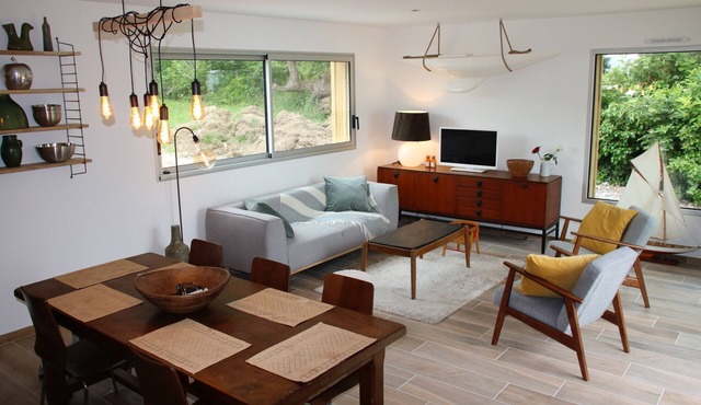 Normandy- Single storey house overlooking the sea