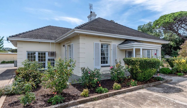 Normanville - Historic home newly updated