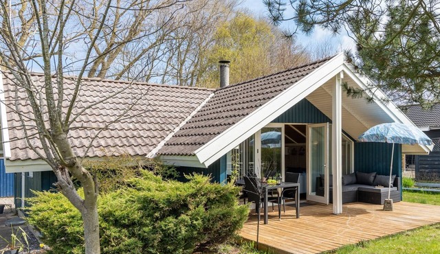 "Norna" - 300m from the sea by Interhome