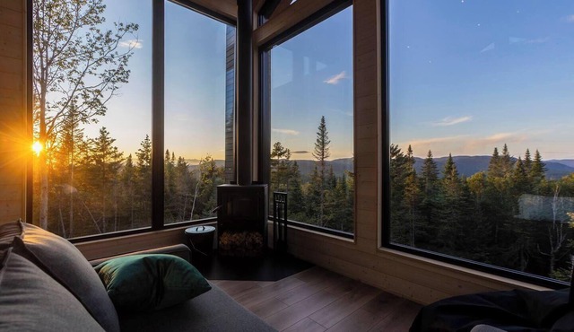 NORR - Micro Chalet | Spa & Mountain Views near Quebec City