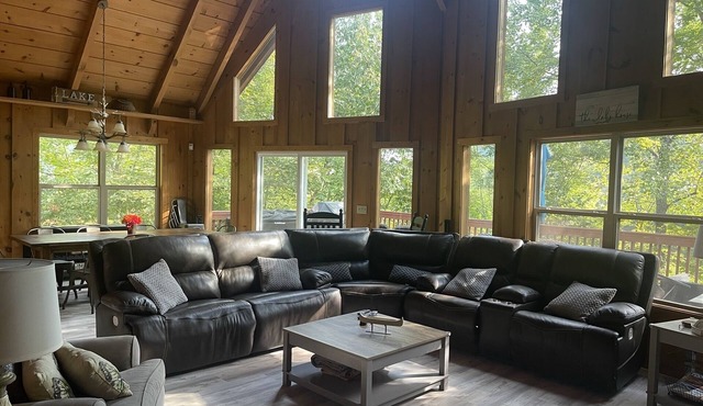 Norris Lake Butterfly Landing - Recently Updated 16 Guest Lakefront w Dock Home