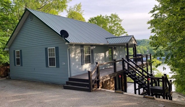 NORRIS LAKE FRONT RENTALS: LOLA'S LAKE HOUSE LAKE FRONT LOCATION