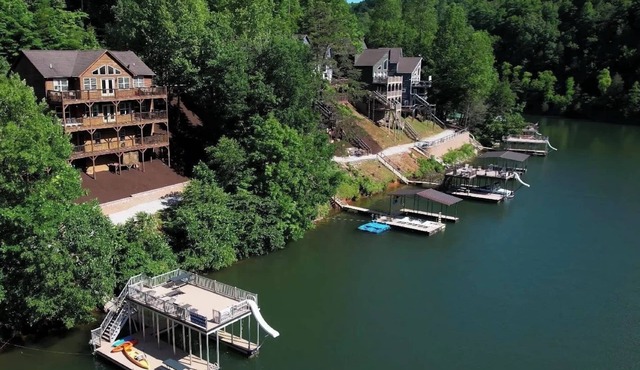 Norris Lake Luxury 8BR, Private 2-Story Dock, Waterslide, Hot Tub, Sleeps 28!
