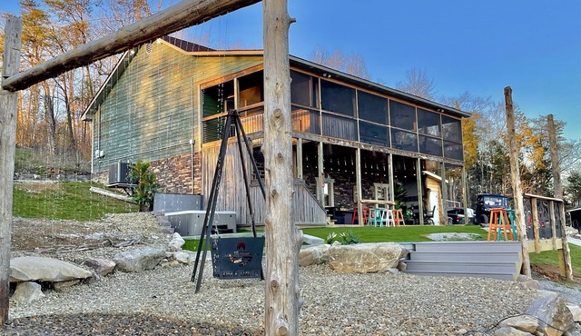 Norris Lake Resort-27 bdrm,sleeps 98! hotubs, docks, 8 firepits, sxs, rent boats