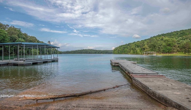 Norris Lake, Waterfront Escape with Private Dock