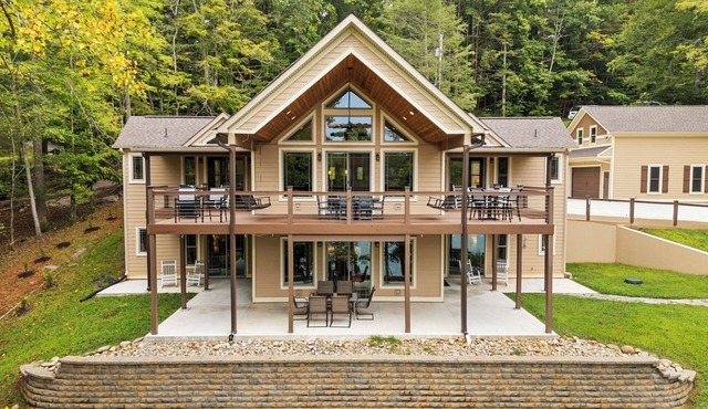 Norris Lakefront Retreat! King Suites, Private 2 slip dock, Firepit, 2026 Open