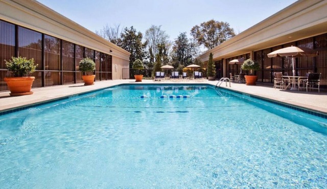 North Atlanta Hotel Stay – Relax, Work, Explore with Comfort and Convenience