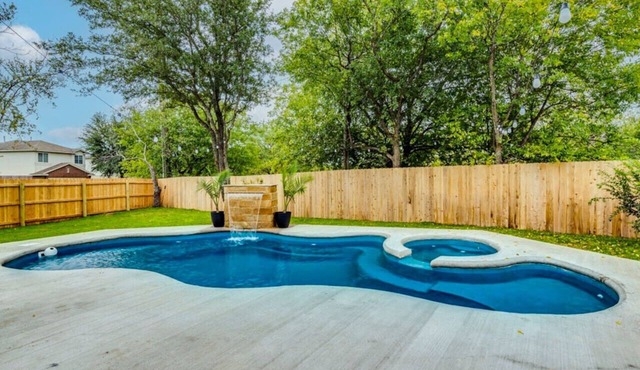 North ATX Paradise Oasis pool w/Hot Tub 4BR 2.5BA