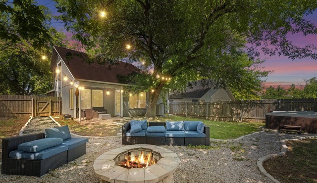 North Austin Escape ~ Hot Tub ~ Firepit
