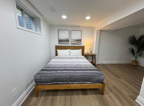 North Barrie !A Stylish and Spacious Private Bedroom with Private Bathroom