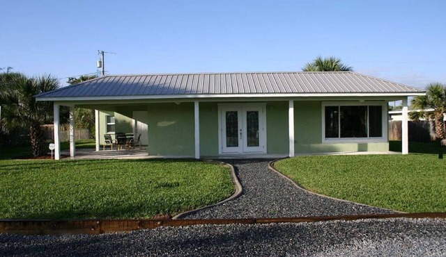 North Beach Beauty - Lovely home across the street from the beach. 1814B