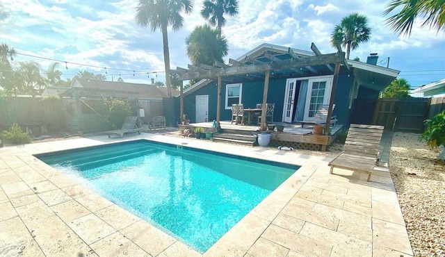 North Beach rental! 2 Bedroom, 1 flex room and 1 bath home, just one block from beach access and Grayce Barck Park with nature trails.