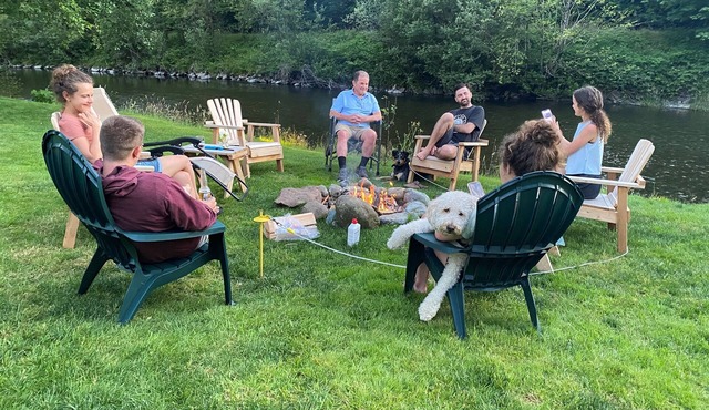 North Bend Escapes All Moon River Suites and Family/Friends Reunion