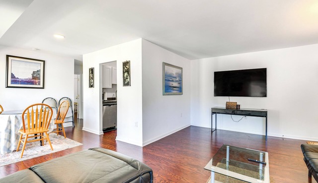 North Bethesda Apartment w/Community Pool!