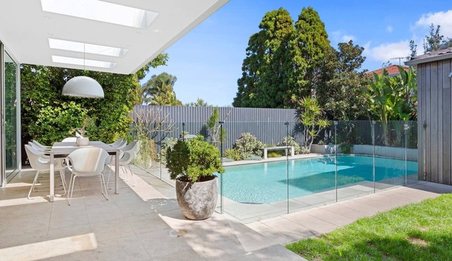 North Bondi Poolside ~ 4 bedrooms ~ Pool ~ Parking