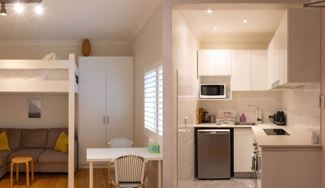 North Bondi Studio across the road from the beach!