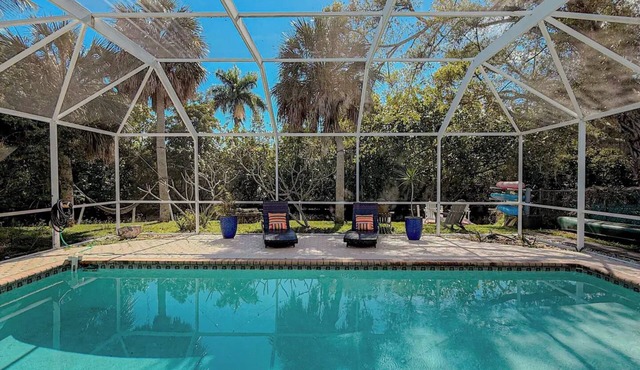 North Breeze, lake view with heated Pool