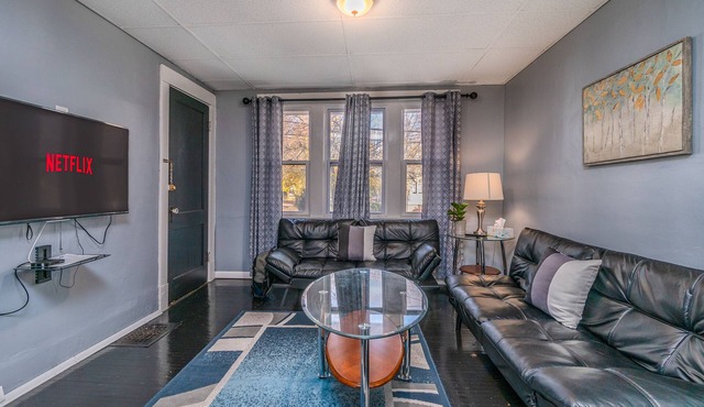 North Buffalo Charming Apt Close to Everything