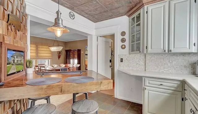 North Buffalo Getaway – 2 Floors w Kids Playroom