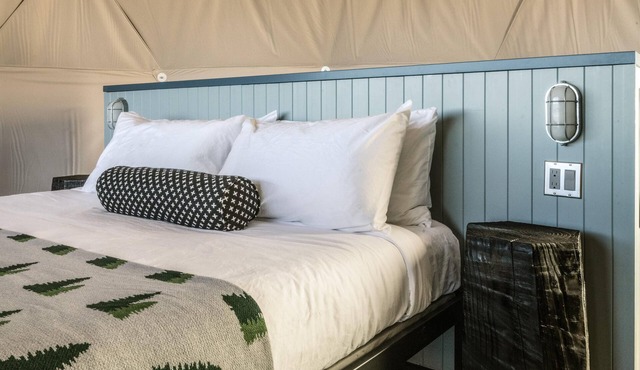 North Cape Dome - Forest View - Sleeps 4 - w/SHARED Luxury Bathhouse Access