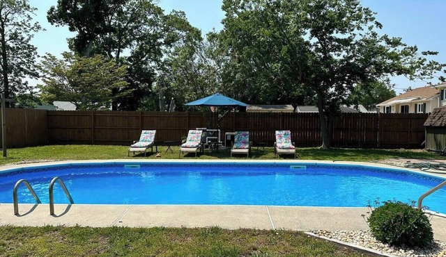 North Cape May Paradise! Pool, Outdoor Bar, Pet Friendly!