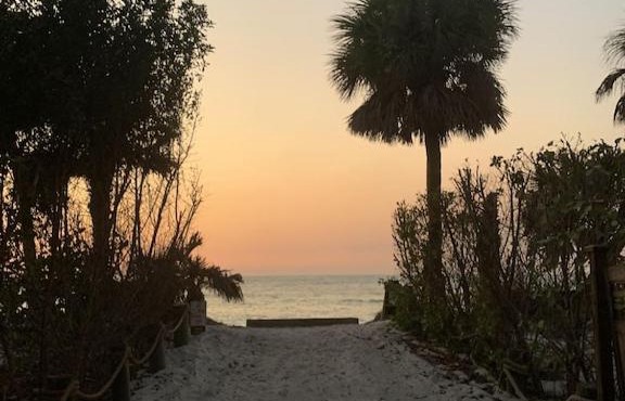 NORTH CAPTIVA ISLAND Steps to Private Gulf Beaches Pools Hot Tub Golf Cart