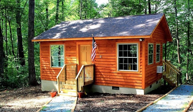 North Carolina Private Vineyard Cabin - winery, honeymoon, hiking, fireplace