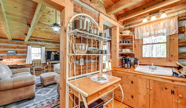 North Carolina Wine Country Cabin w/Deck