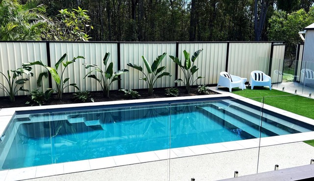 North Discovery 14 - swimming pool, air conditioned, boat friendly plus free wifi