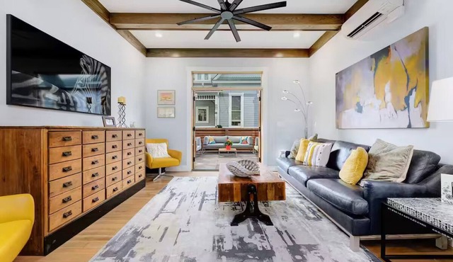 North End 5-BR Steps to Hyde Park & Downtown