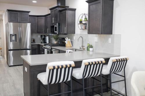 North End - Hyde Park - Hot Tub- Downtown - 3 BR