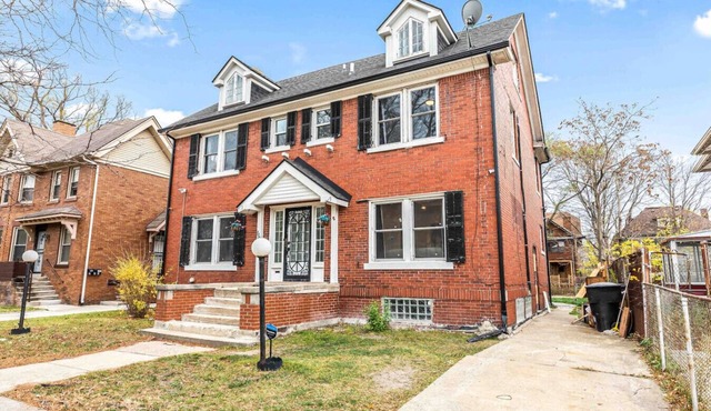 North End Treasure. Beautiful 2 bedroom apartment
