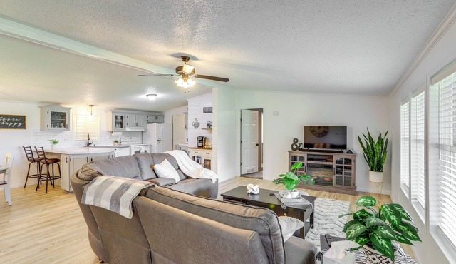 North Fairfield Family Home w/Hot Tub & Porch!