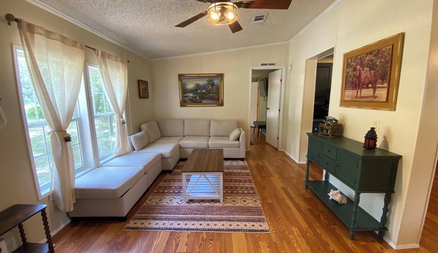 North Florida Cabin near Springs/Trails/Campground/Fire Pit