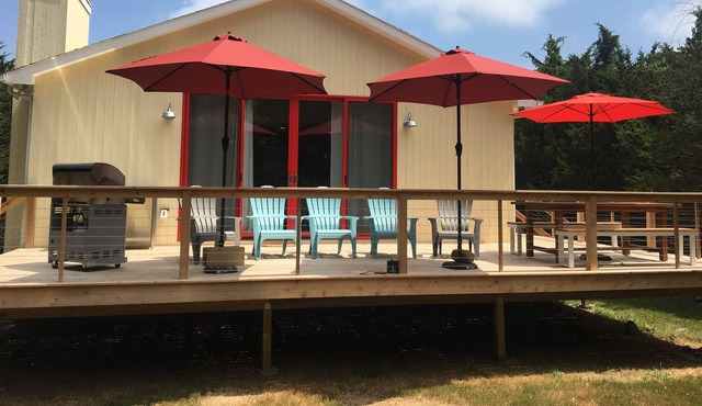 North Fork, Aquebogue. Walking distance to vineyards. Short drive to beaches