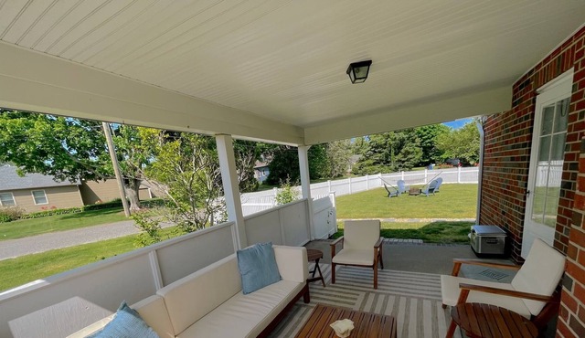 North Fork Getaway House Sleeps 6-8