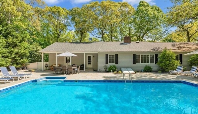 North Fork Ranch Home in Wine Country with Pool- 2 Beaches 5 Min Walk