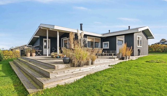 North Funen summer house with a view